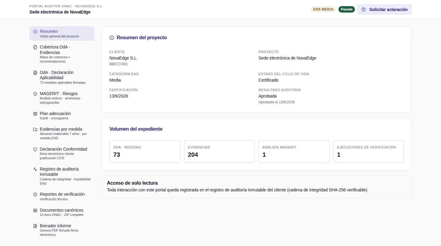 Portal del auditor de Fulkro: resumen del expediente con 73 medidas, 204 evidencias y resultado de auditoría aprobado